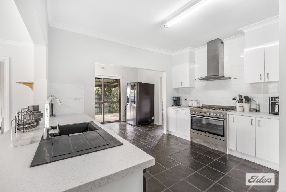 64 Seaby Street, Stawell, VIC, 3380 - Image 2