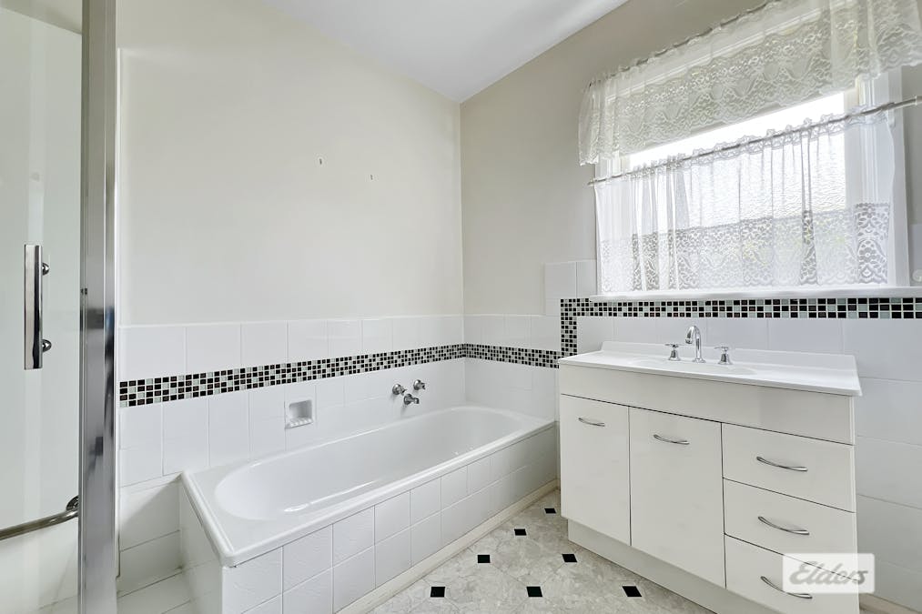 34 Hucker Street, Ararat, VIC, 3377 - Image 5