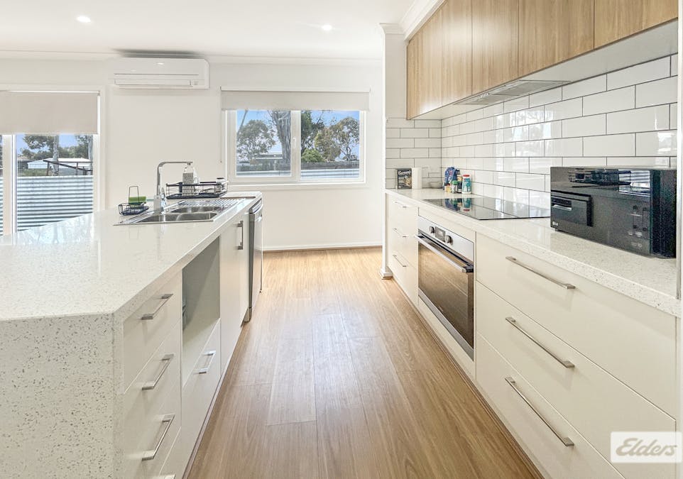 12 Thomas Street, Ararat, VIC, 3377 - Image 2