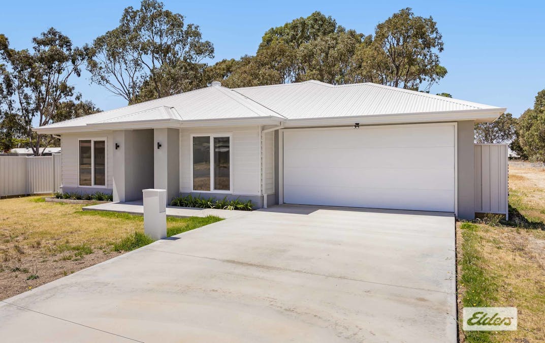 12 Thomas Street, Ararat, VIC, 3377 - Image 2