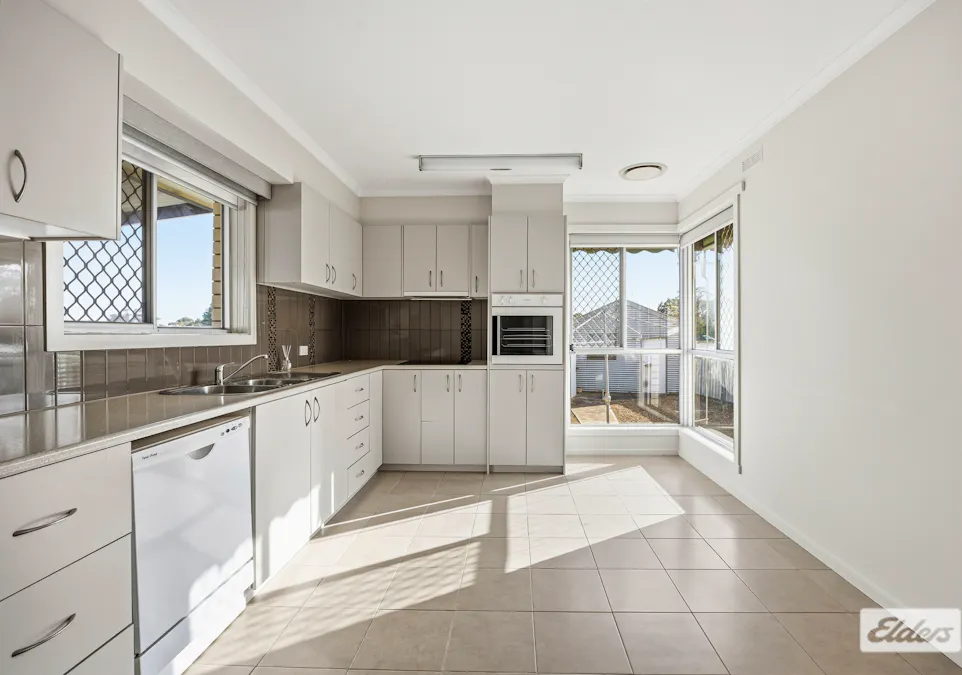 13 Alfred Street, Stawell, VIC, 3380 - Image 3