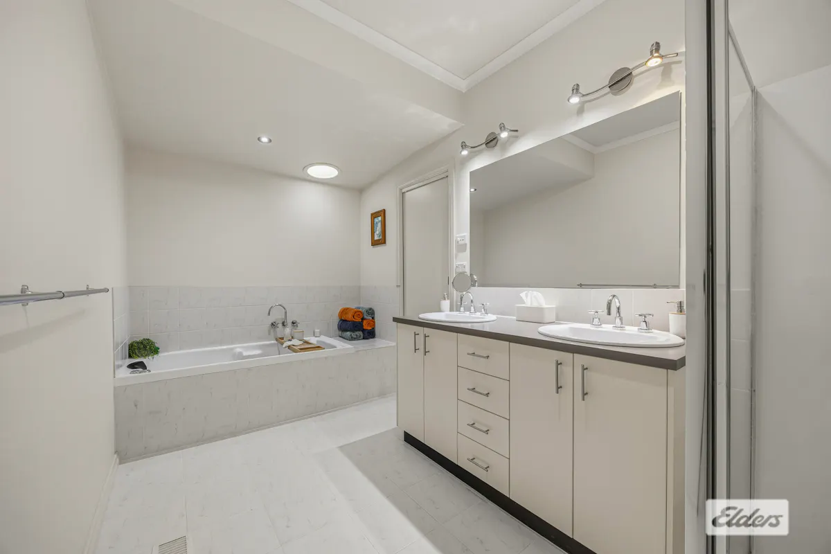 10 London Road — photo 16 of 29
