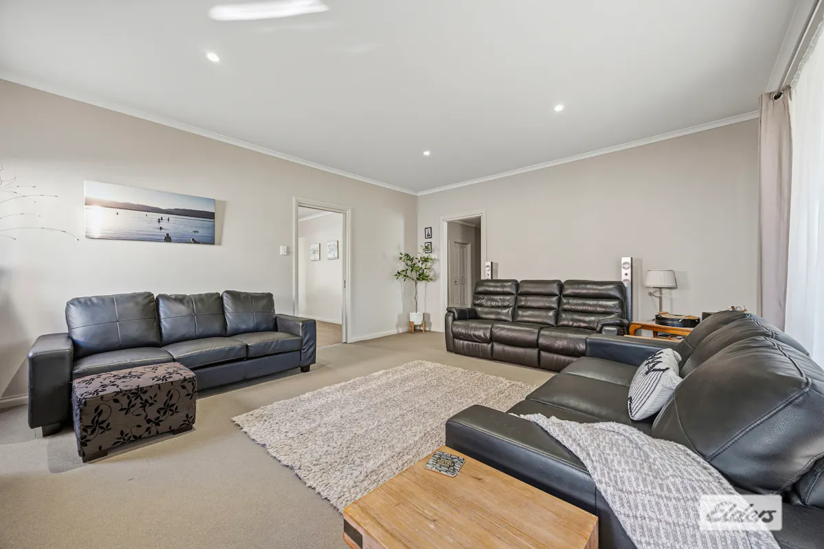 10 London Road — photo 3 of 29