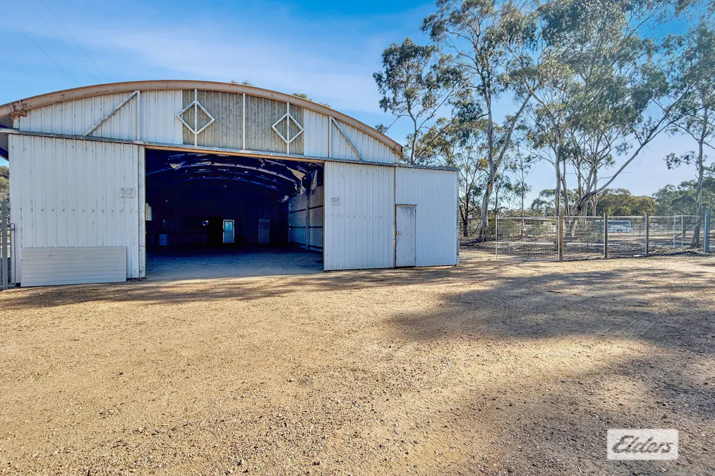 17 Horsham Road, Stawell, VIC, 3380 - Image 9