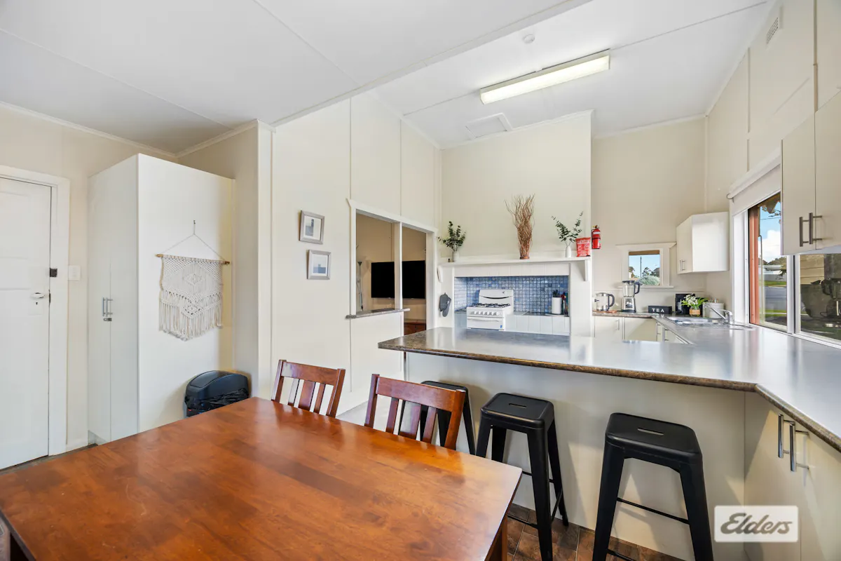 369 Barkly Street — photo 6 of 25