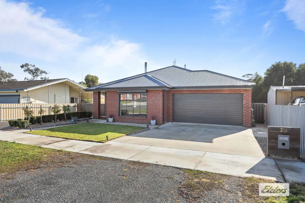 29 Cooper Street, Stawell, VIC, 3380 - Image 2