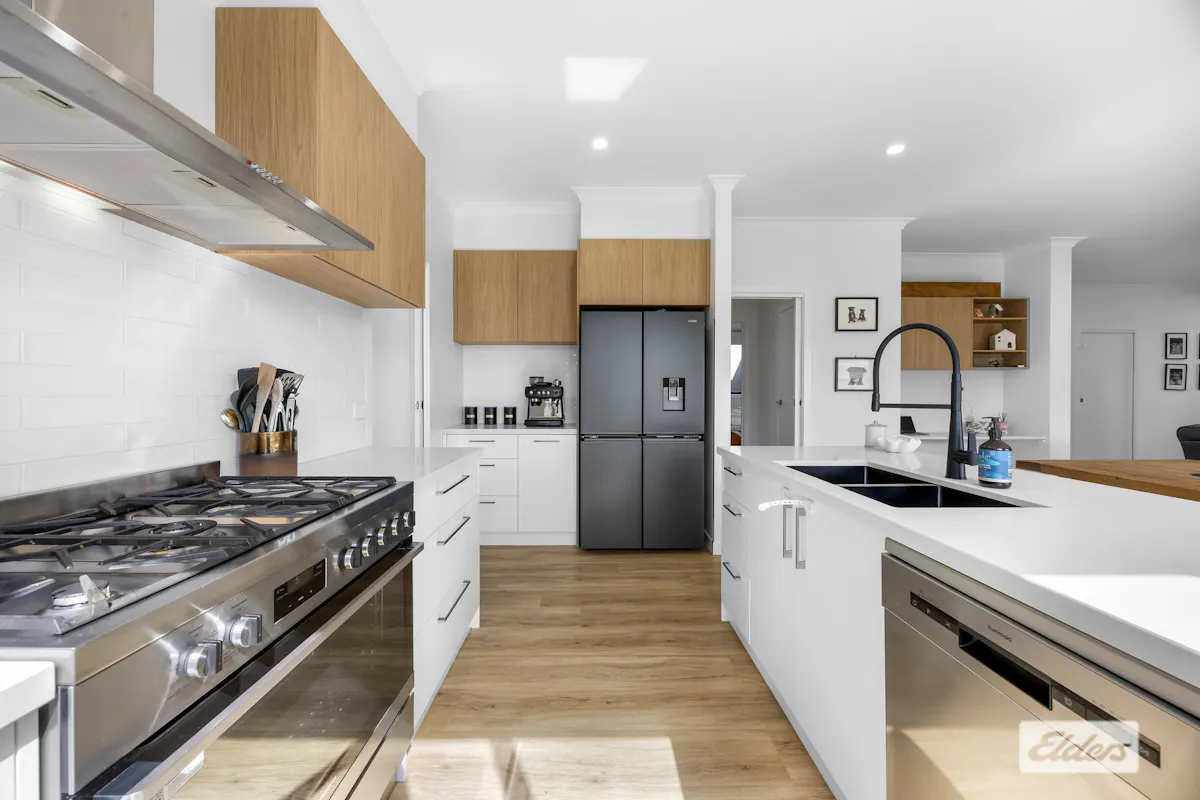 46 Maude Street — photo 6 of 21