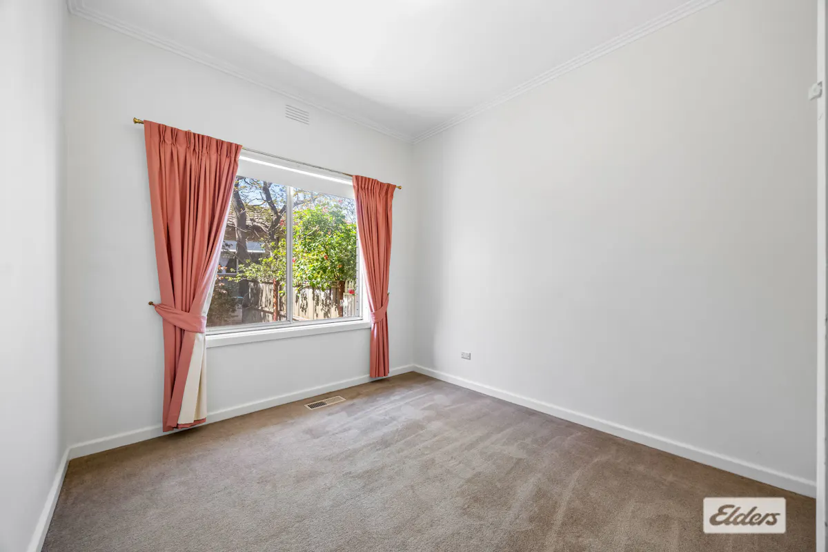 7 Allen Crescent — photo 10 of 22