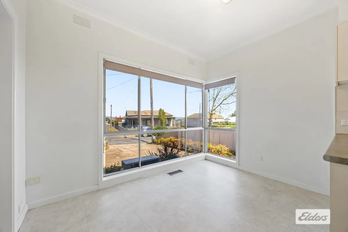 7 Allen Crescent — photo 8 of 22
