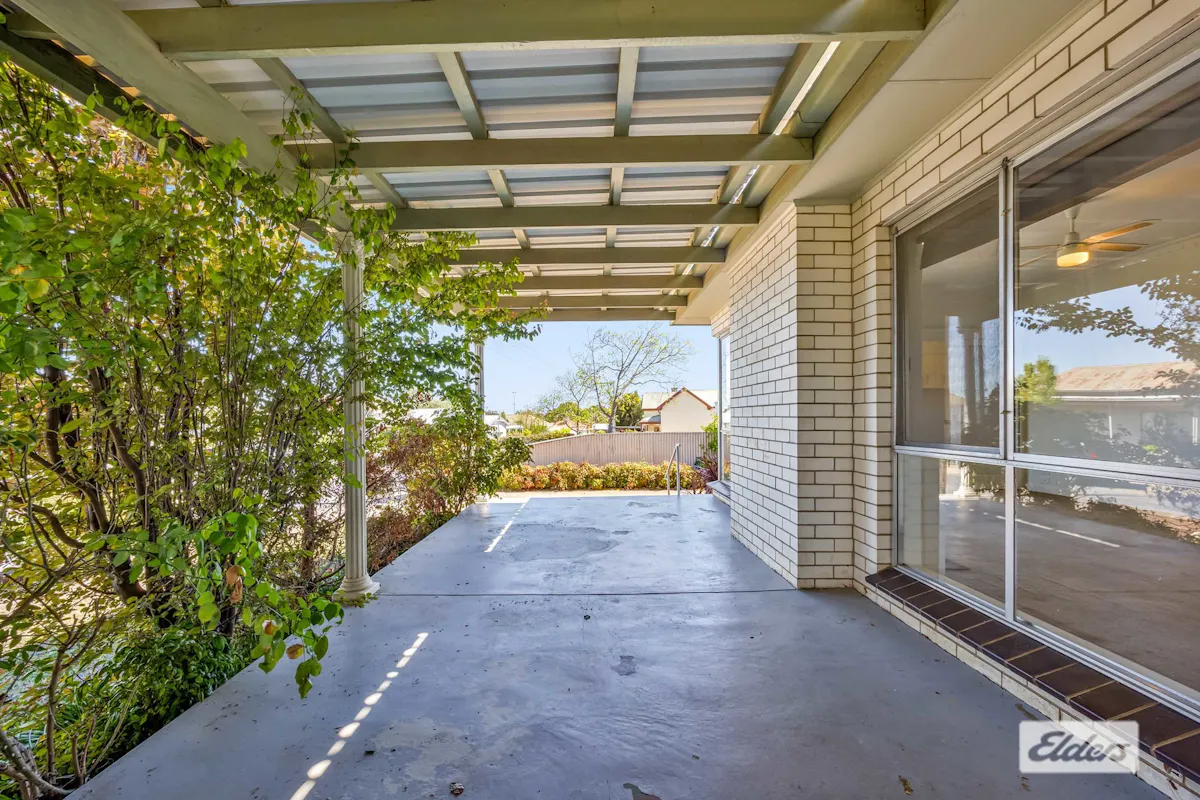7 Allen Crescent — photo 14 of 22