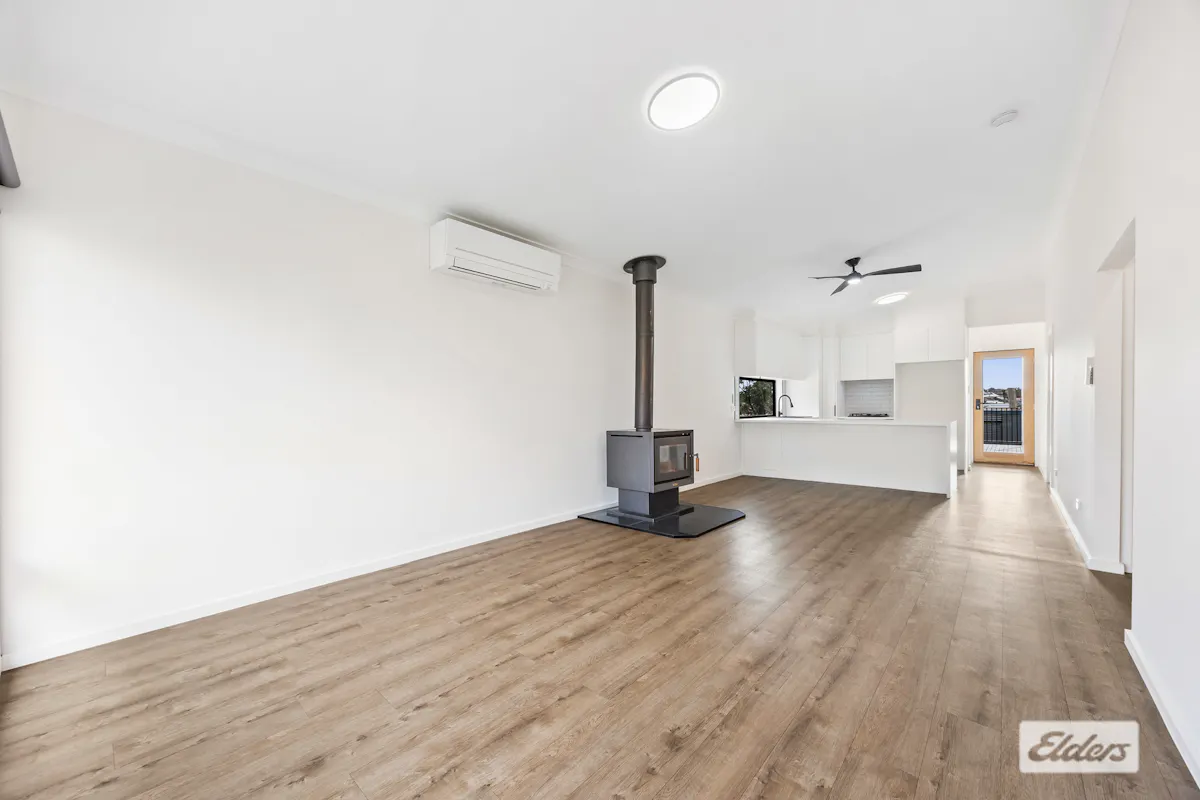 9 Shirreff Street — photo 4 of 25