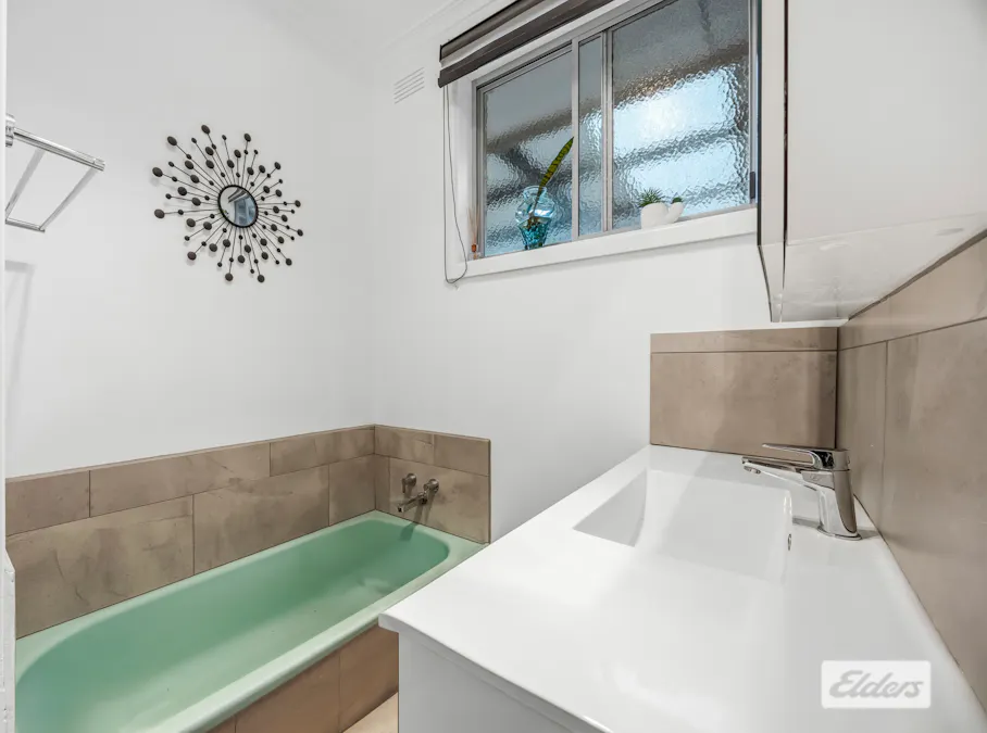 35 Churchill Avenue, Ararat, VIC, 3377 - Image 22