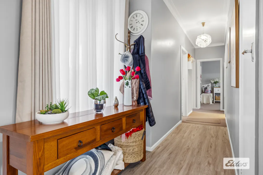 35 Churchill Avenue, Ararat, VIC, 3377 - Image 13