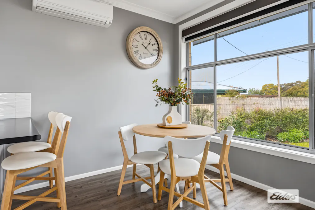 35 Churchill Avenue, Ararat, VIC, 3377 - Image 12