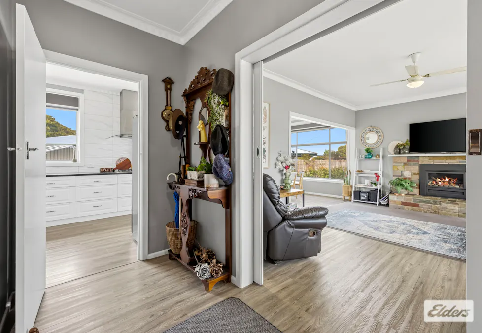 35 Churchill Avenue, Ararat, VIC, 3377 - Image 14