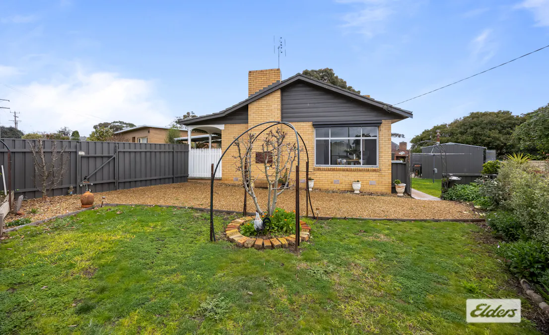 35 Churchill Avenue, Ararat, VIC, 3377 - Image 26