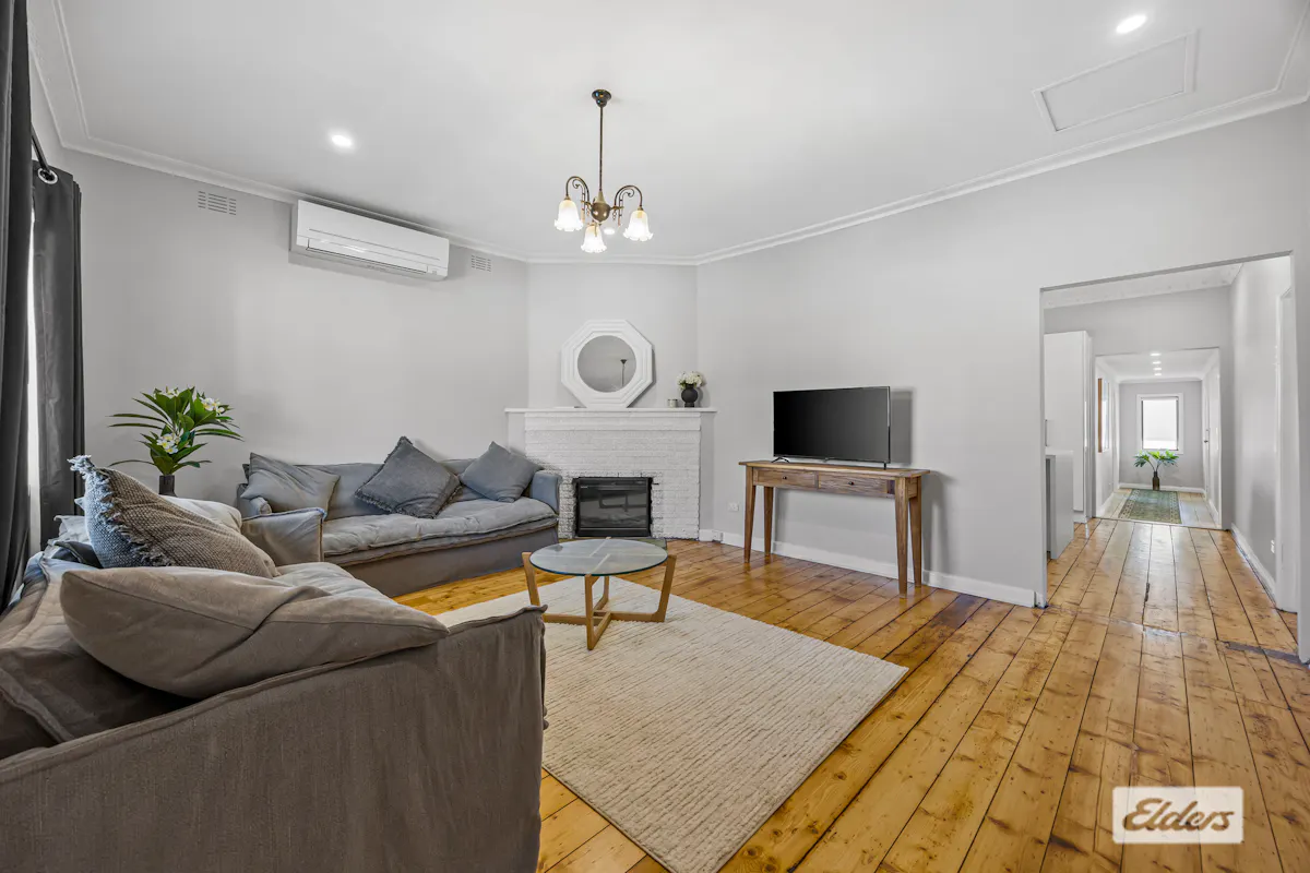 17 Mahnke Street — photo 4 of 22
