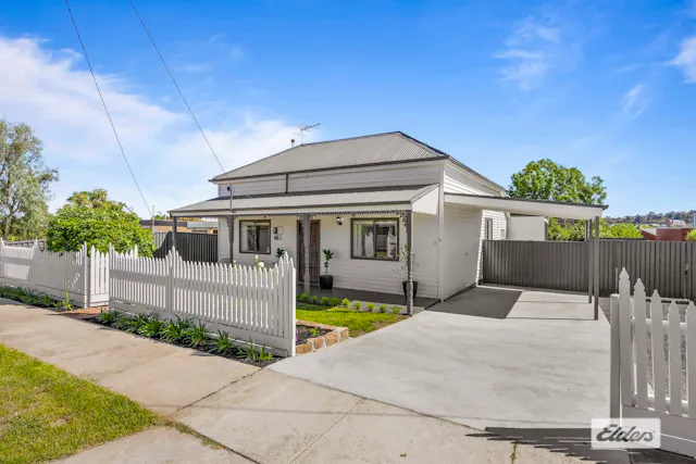 17 Mahnke Street — photo from Elders Real Estate Stawell