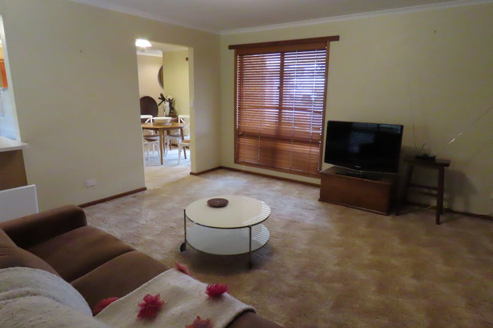 4/9 Scherger Crescent, Ararat, VIC, 3377 - Image 6