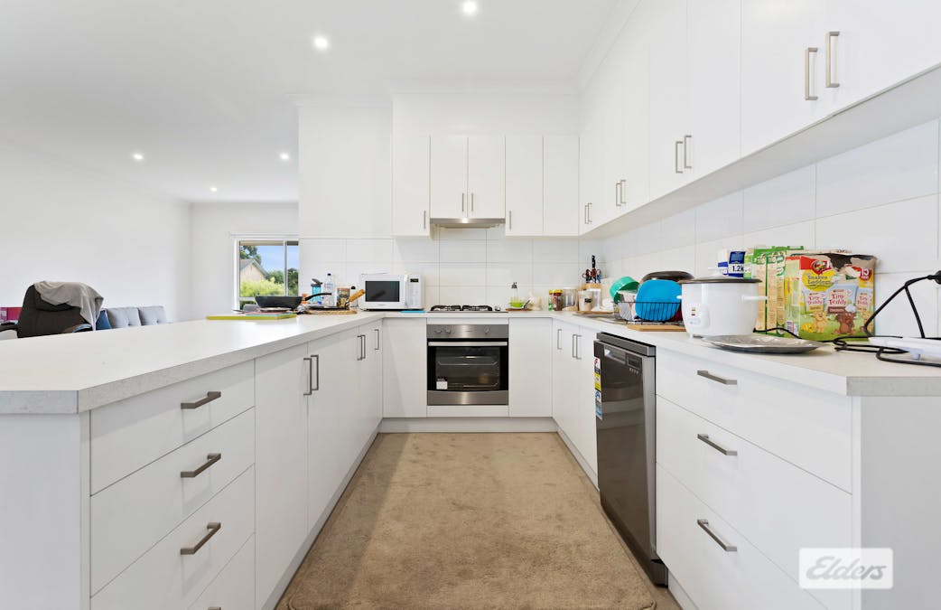 2/49 Baird Street, Ararat, VIC, 3377 - Image 2