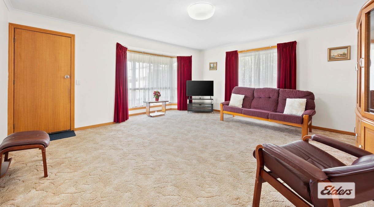 25 Carey Street, Ararat, VIC, 3377 - Image 2