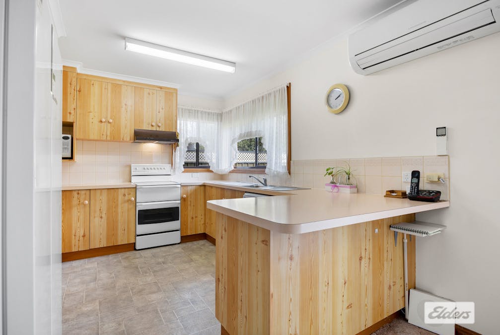 25 Carey Street, Ararat, VIC, 3377 - Image 6