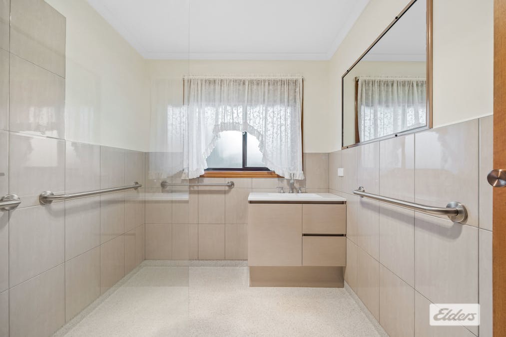 25 Carey Street, Ararat, VIC, 3377 - Image 9