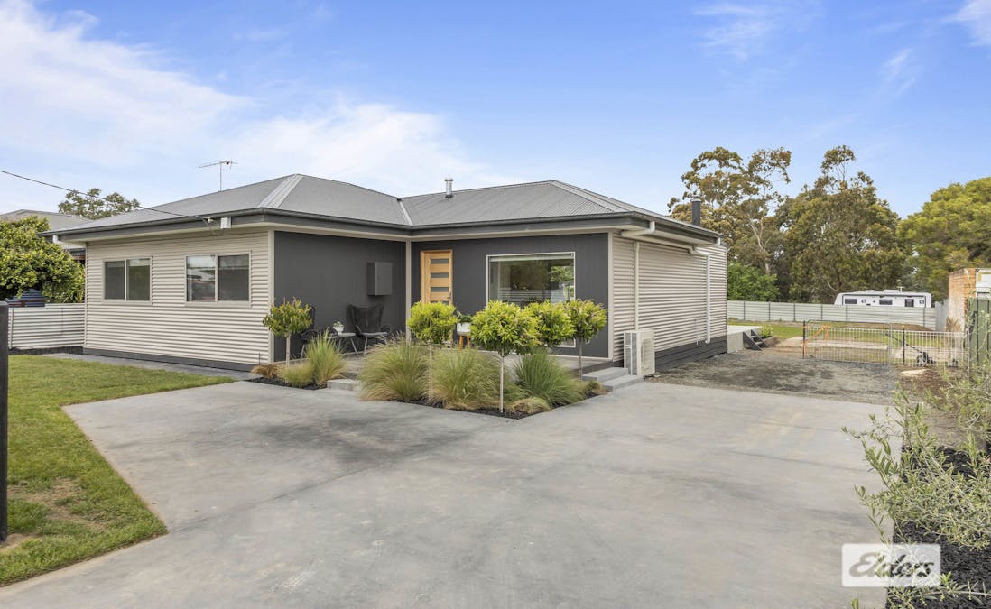 42 Mcgibbony Street, Ararat, VIC, 3377 - Image 2