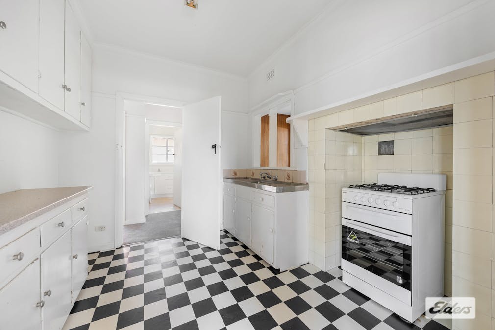 19 Queens Avenue, Ararat, VIC, 3377 - Image 7