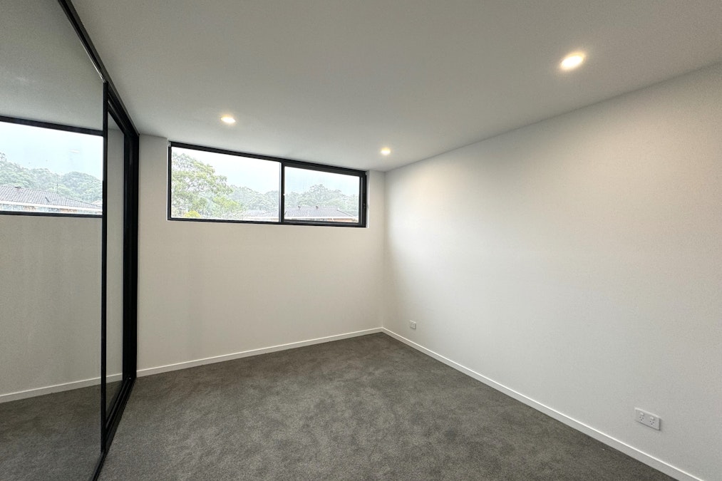 22 Harden Crescent, Georges Hall, NSW, 2198 - Image 8