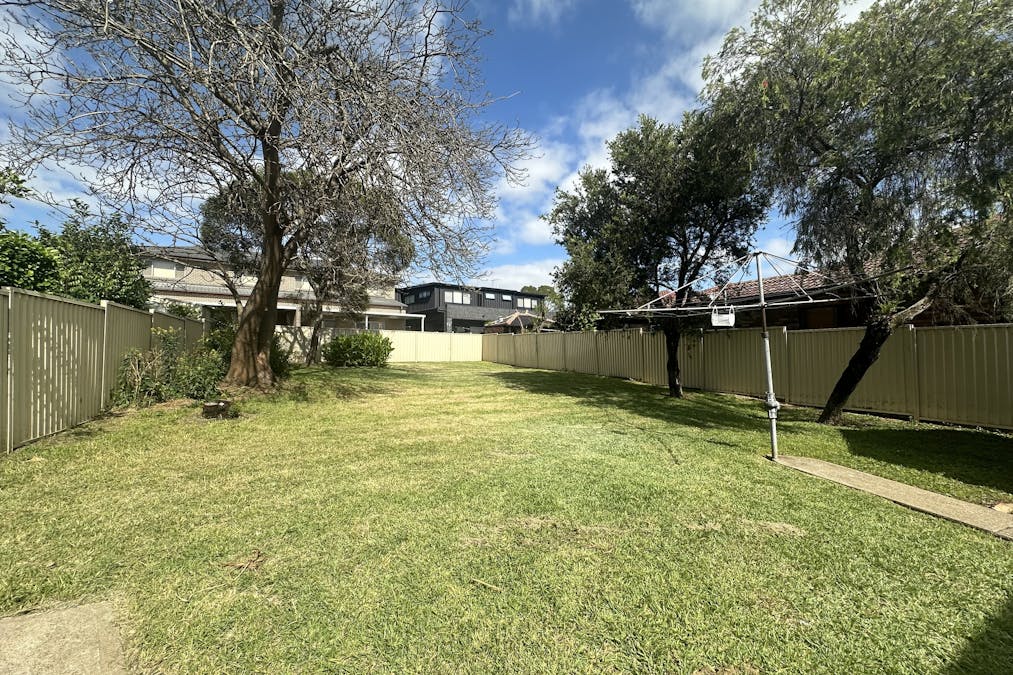 28 Lithgow Avenue, Yagoona, NSW, 2199 - Image 8