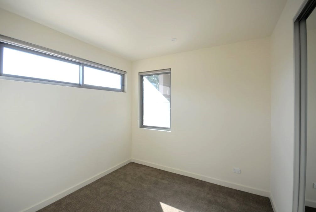 E102/2 Rowe Drive, Potts Hill, NSW, 2143 - Image 4