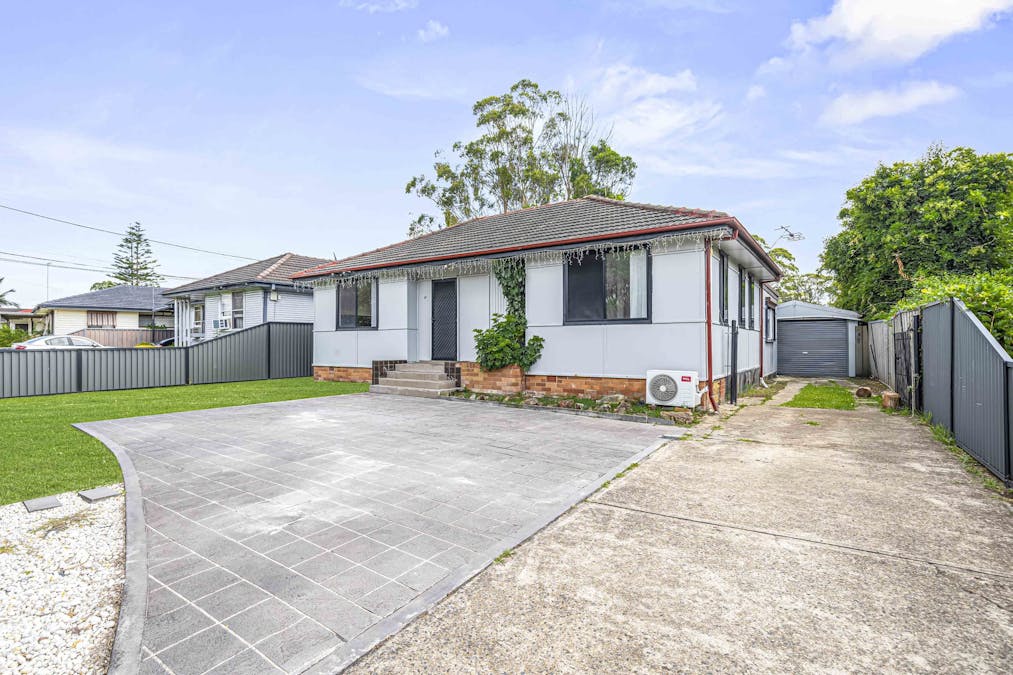27 Gabo Crescent, Sadleir, NSW, 2168 - Image 2