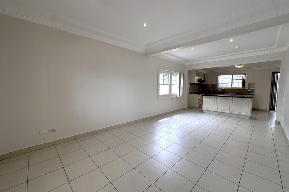 10 Buckland Street, Greenacre, NSW, 2190 - Image 4