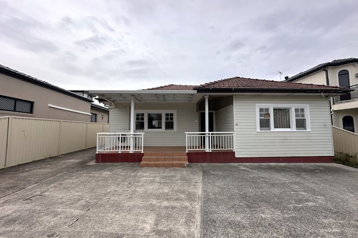 10 Buckland Street, Greenacre, NSW, 2190