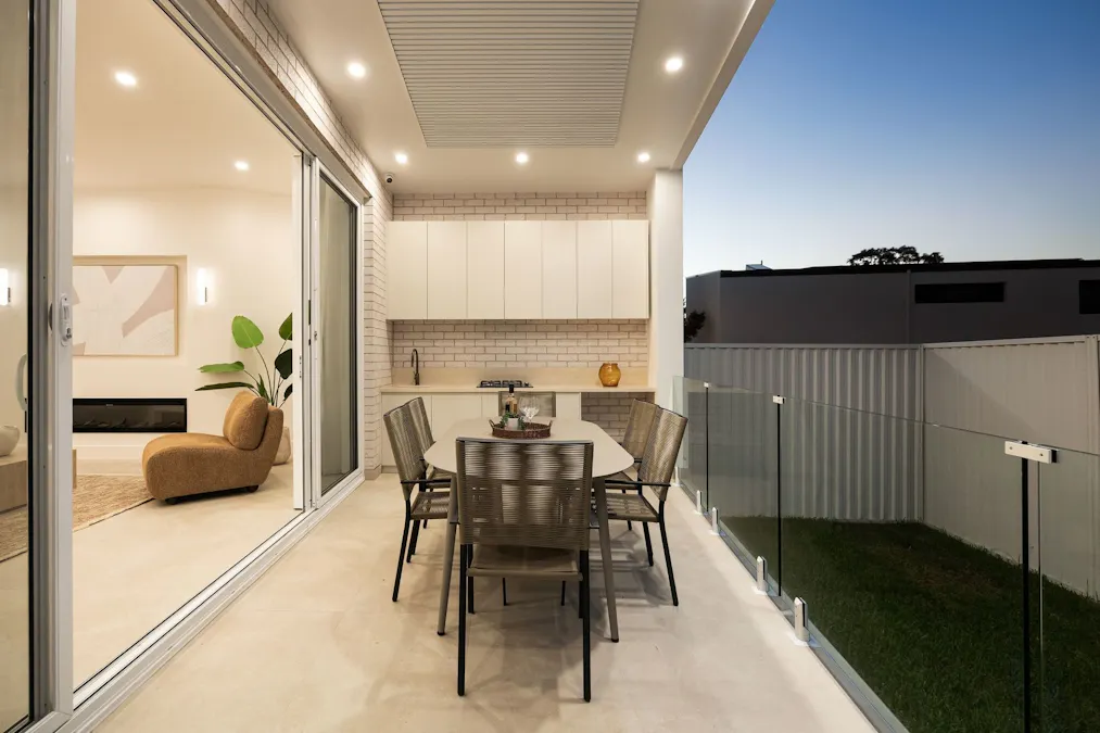 2a Leah Avenue, Picnic Point, NSW, 2213 - Image 18