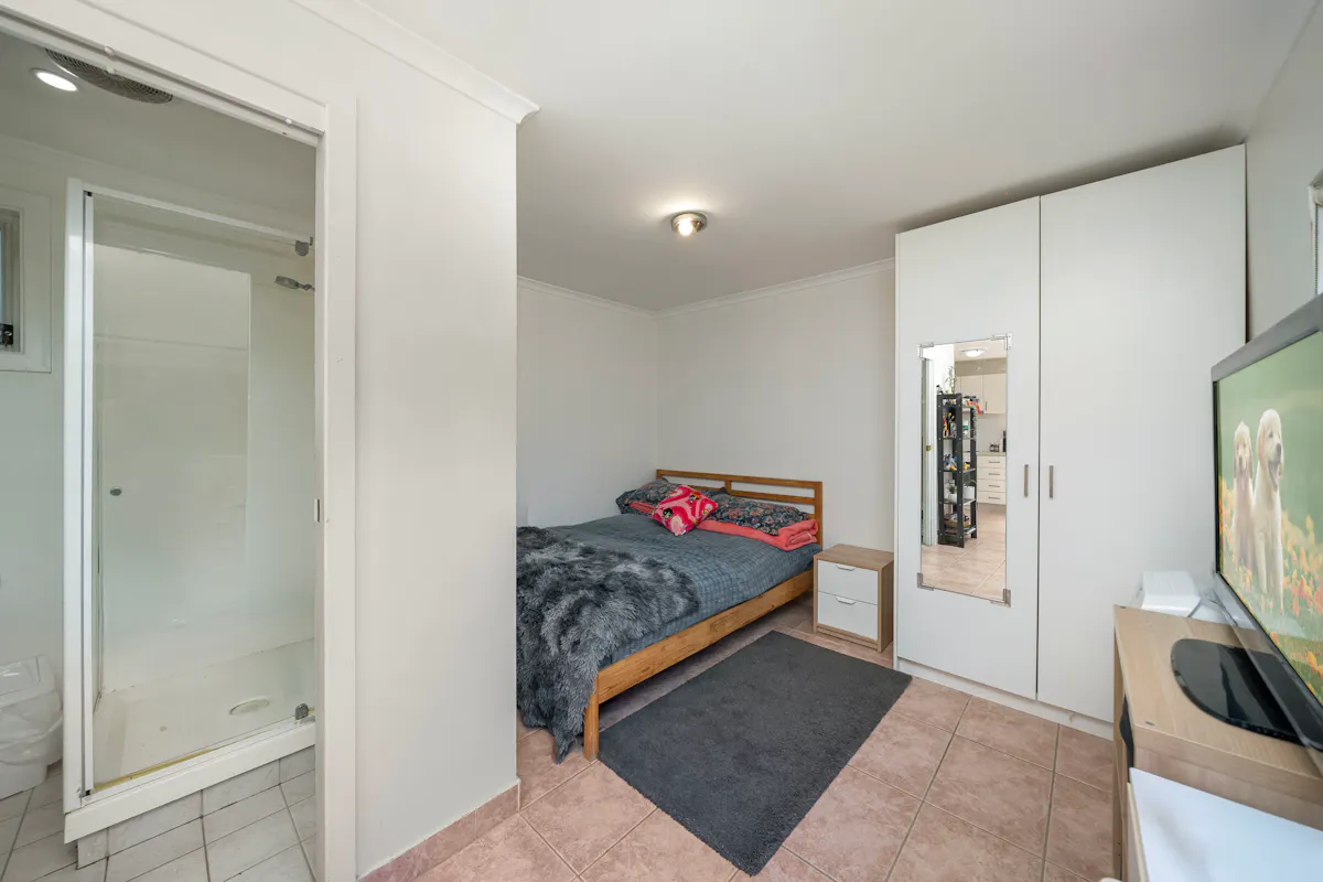 48 Cardigan Road — photo 13 of 17