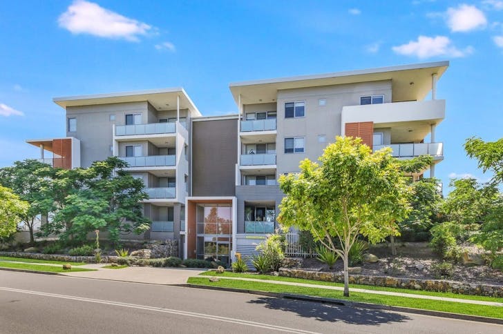 E103/2 Rowe Drive, Potts Hill, NSW, 2143