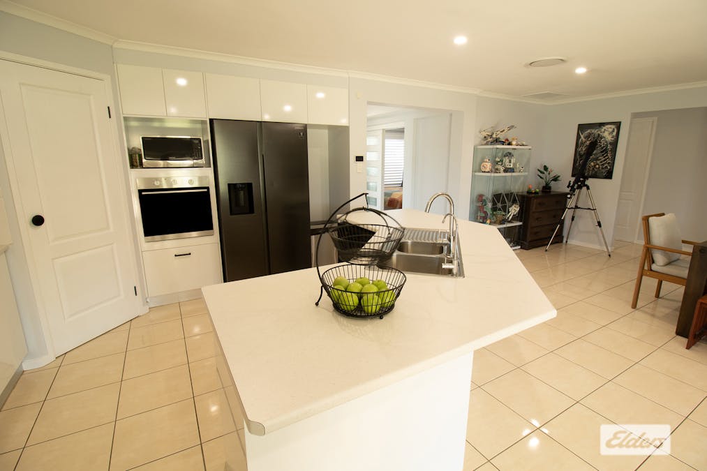 8 Fernrow Drive, Plainland, QLD, 4341 - Image 5