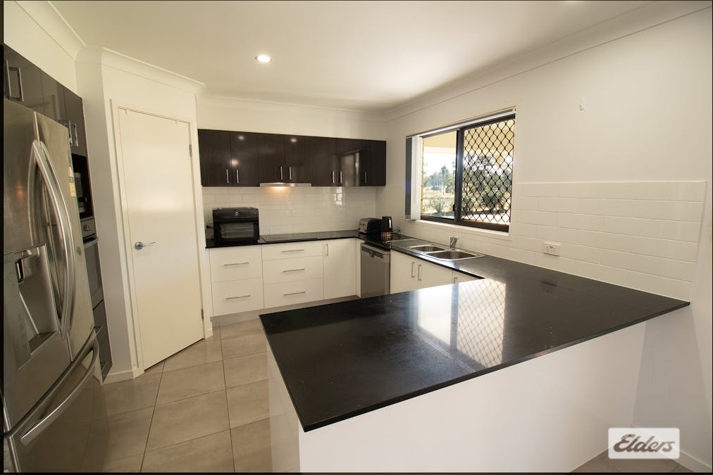 10 Hanlon Court, Laidley Heights, QLD, 4341 - Image 2