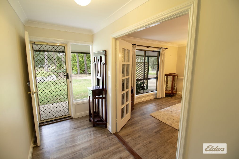 8 Wheatley Court, Regency Downs, QLD, 4341 - Image 2