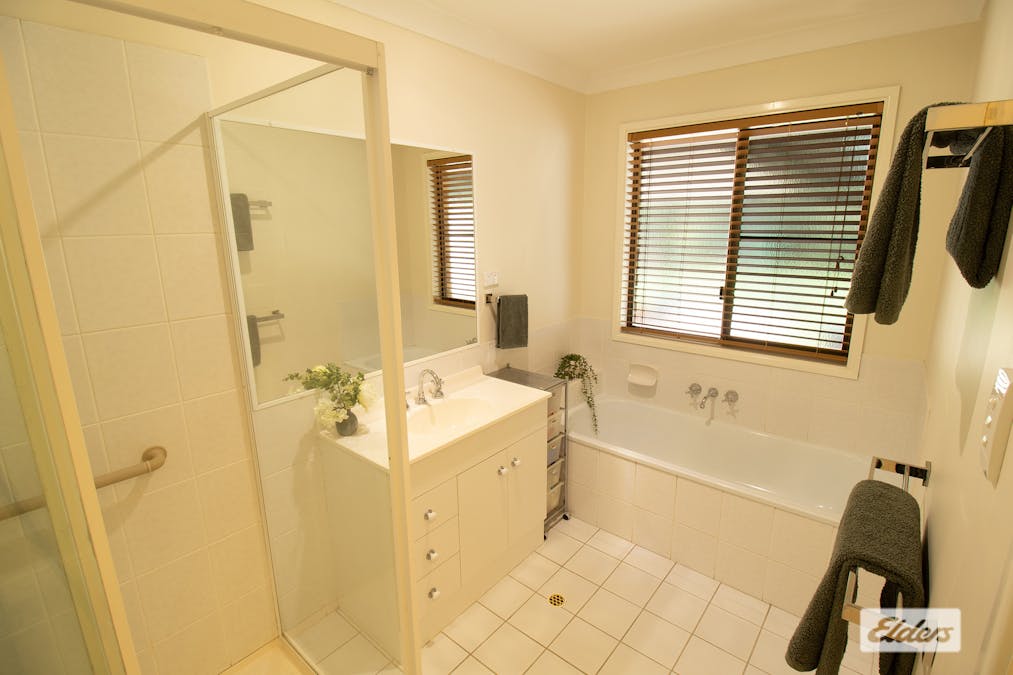 8 Wheatley Court, Regency Downs, QLD, 4341 - Image 14