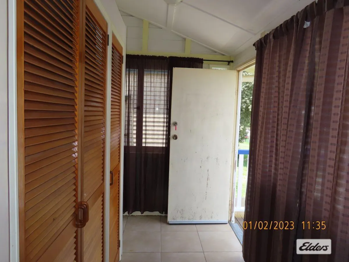 LAIDLEY, walking distance to all local schools and shops — photo 4 of 18