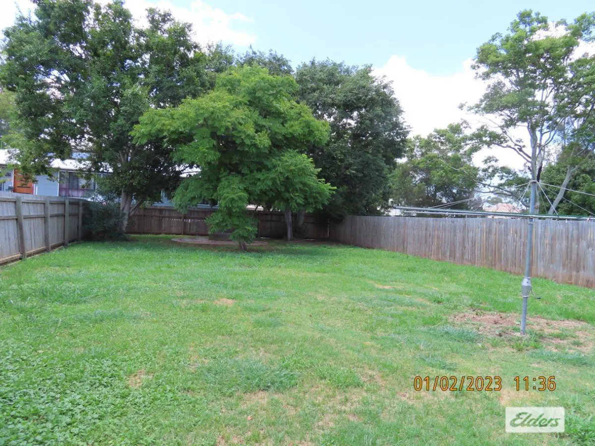 LAIDLEY, walking distance to all local schools and shops — photo 3 of 18