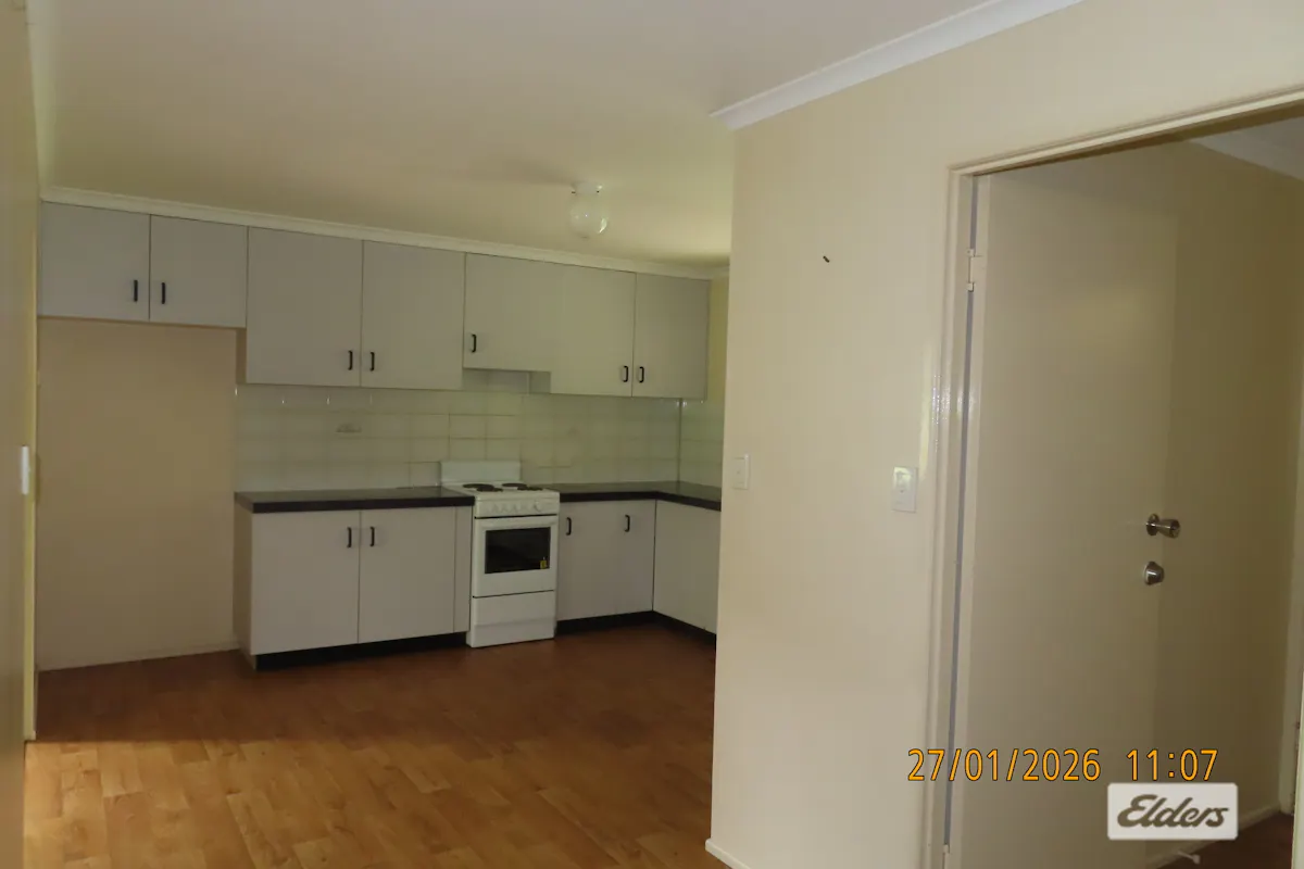Spacious 3 bedroom home, handy to the Warrego Highway — photo 3 of 11