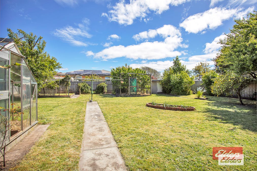 2 Quiggins Grove, Ulverstone, TAS, 7315 - Image 4
