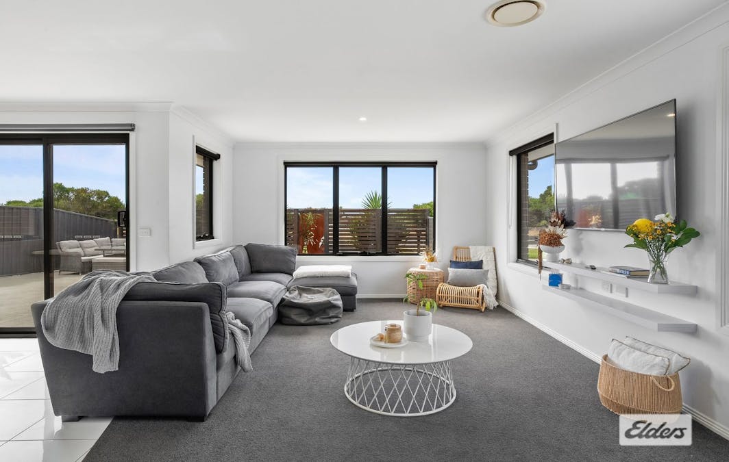 109 Penguin Road, West Ulverstone, TAS, 7315 - Image 2