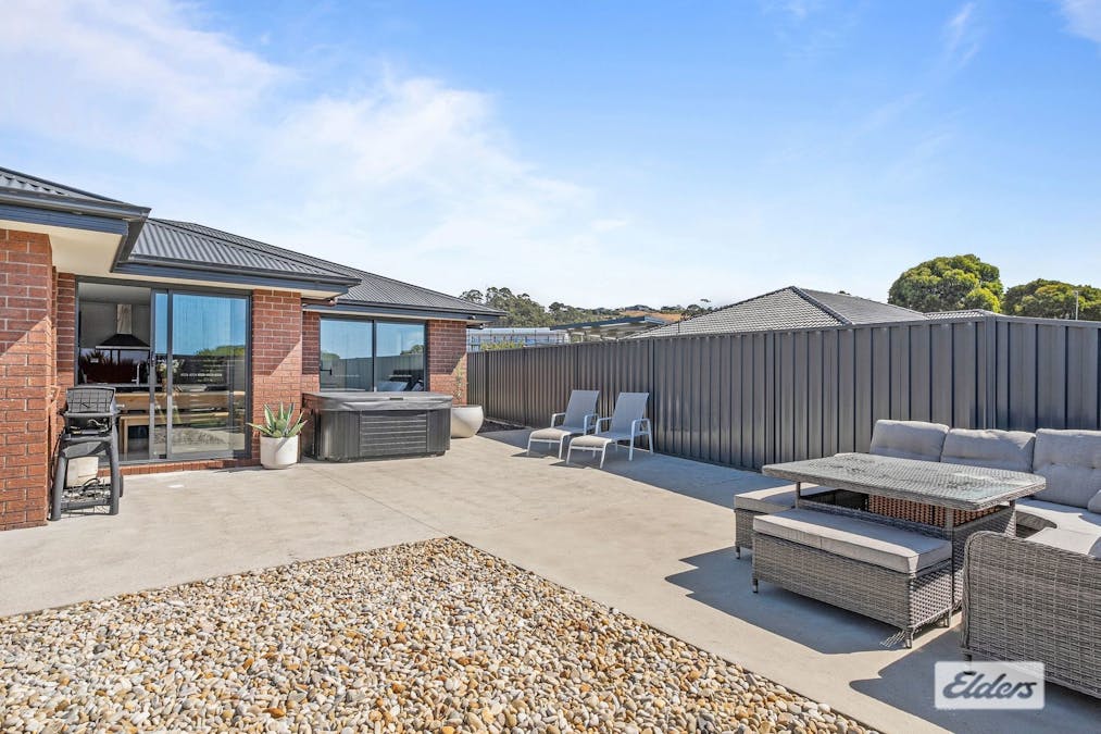 109 Penguin Road, West Ulverstone, TAS, 7315 - Image 13