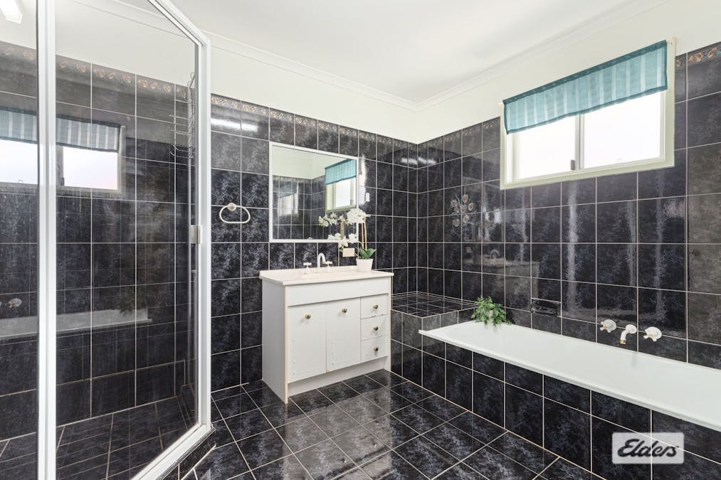 21 Royal Drive, Kawungan, QLD, 4655 - Image 14