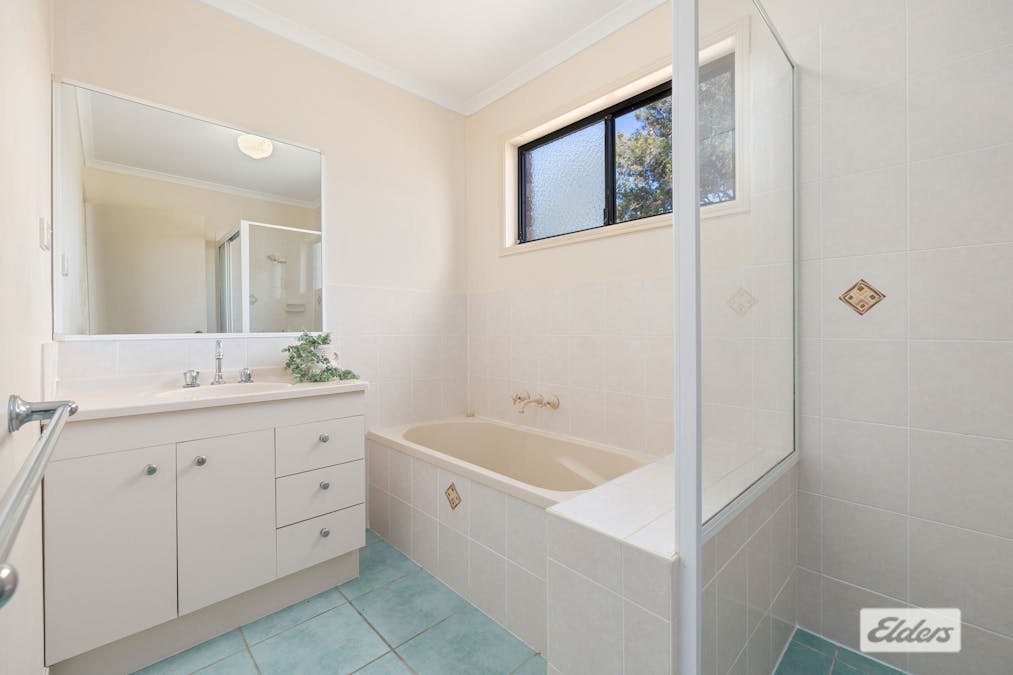 5 Tristania Crescent, Urangan, QLD, 4655 - Image 11